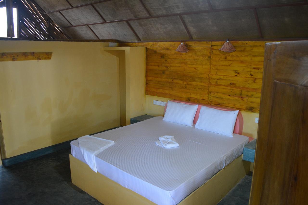 Seahorse Beach Resort Kalpitiya Buitenkant foto